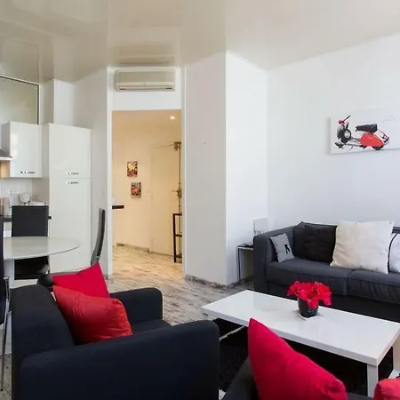 One Bedroom 2 Minutes From “La Croisette” Beach And Palais Apartment