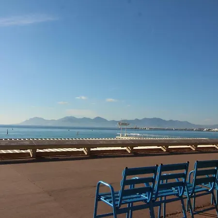 Apartment One Bedroom 2 Minutes From “La Croisette” Beach And Palais Cannes