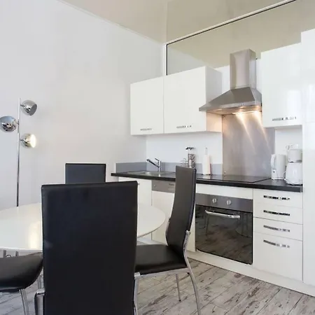 Apartment One Bedroom 2 Minutes From “La Croisette” Beach And Palais Cannes