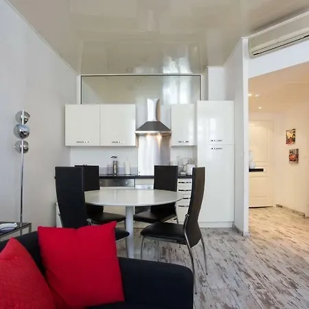 One Bedroom 2 Minutes From “La Croisette” Beach And Palais Apartment Cannes