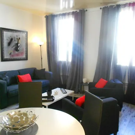Apartment One Bedroom 2 Minutes From “La Croisette” Beach And Palais *